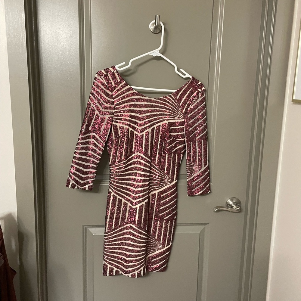 Never worn fitted sequence cocktail dress! Size small
